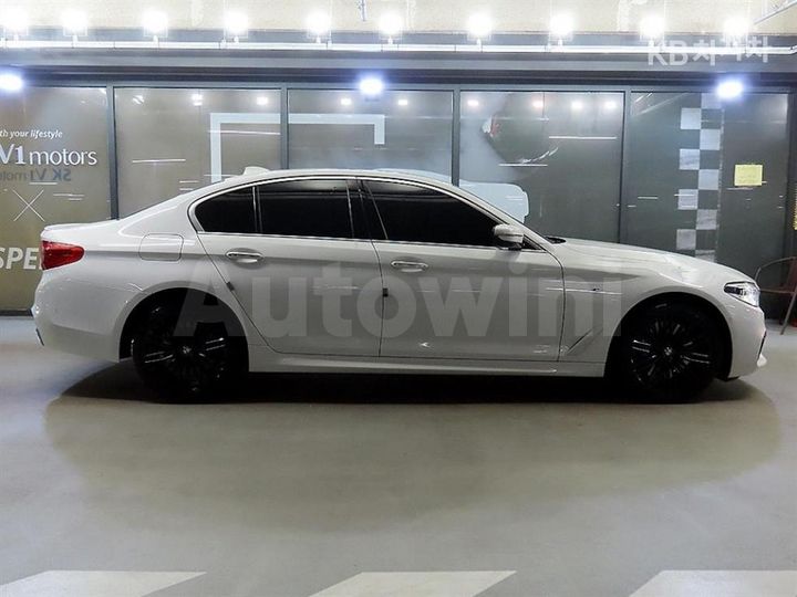 BMW 5 Series 2018 — 3