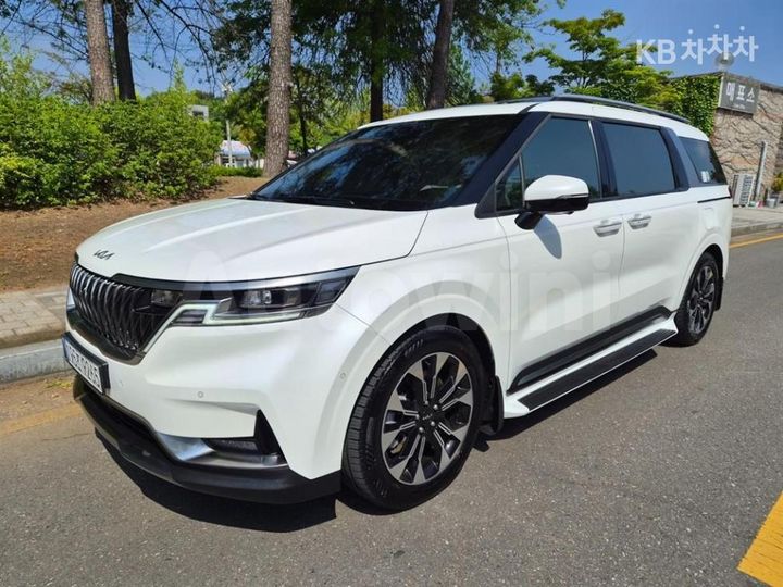 Kia Carnival 2023 — 2