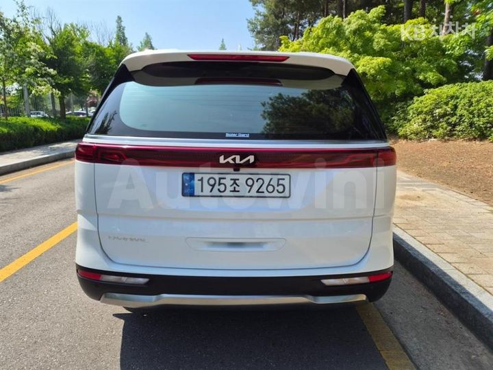 Kia Carnival 2023 — 4