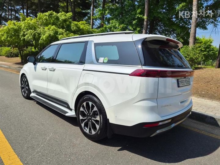 Kia Carnival 2023 — 5