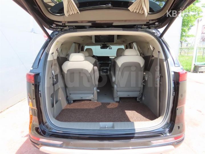 Kia Carnival 2022 — 5