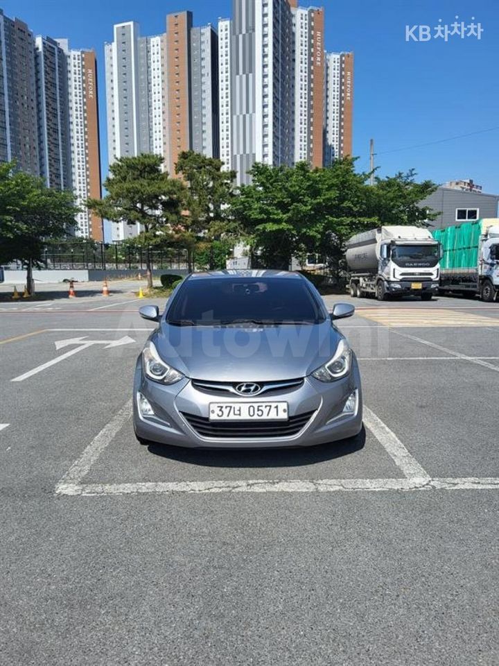Hyundai Avante 2015 — 3