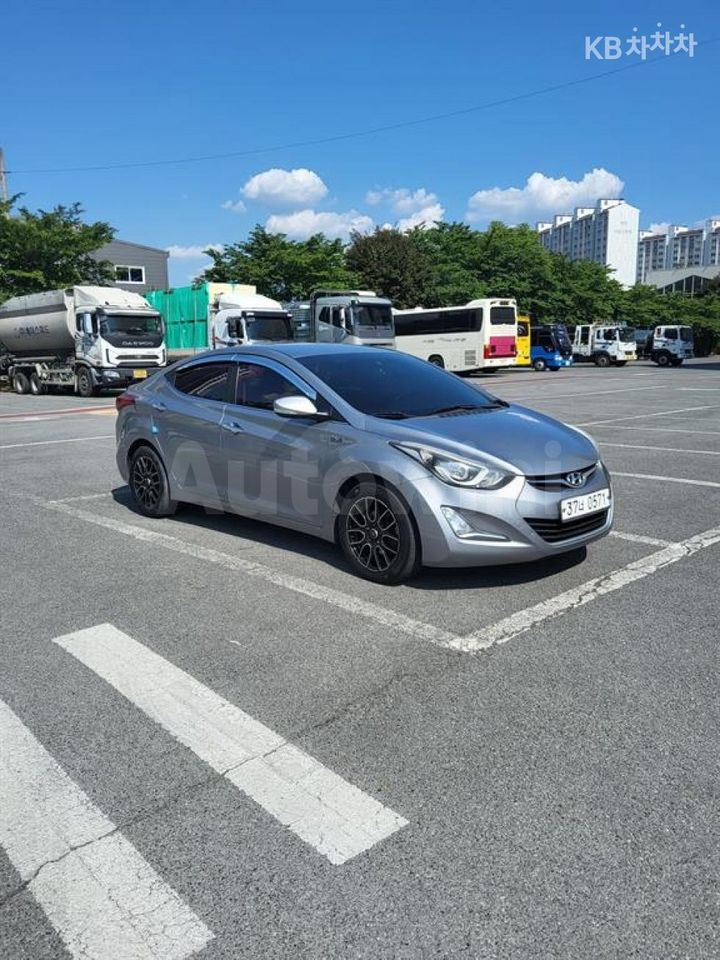 Hyundai Avante 2015 — 5