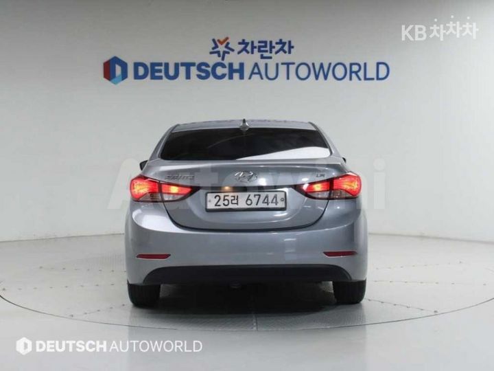 Hyundai Avante 2015 — 4