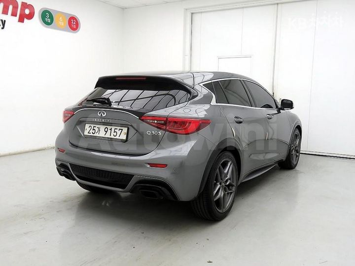Infiniti Q 2017 — 4