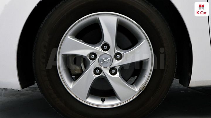 Hyundai Avante 2013 — 5