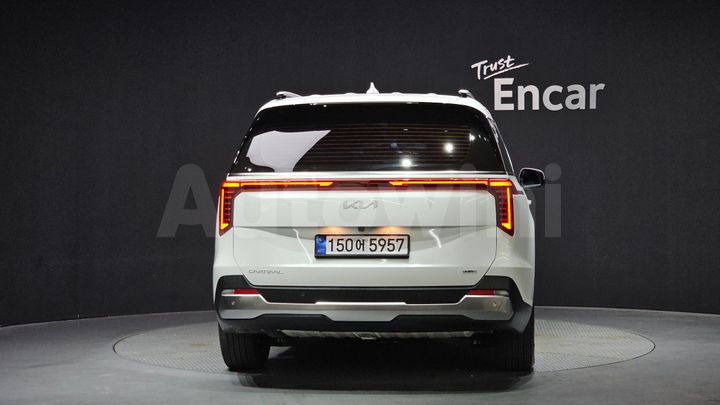 Kia Carnival 2025 — 4