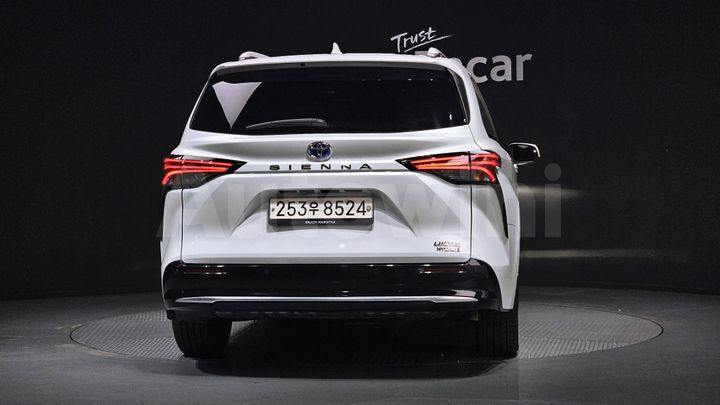 Toyota Sienna 2022 — 4