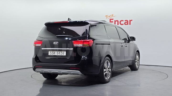 Kia Carnival 2017 — 2