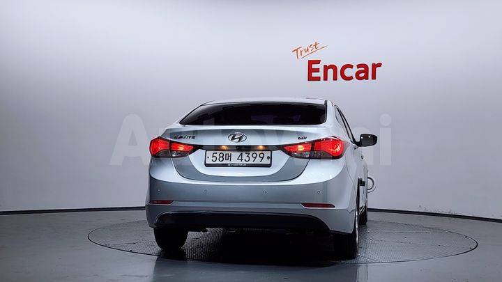 Hyundai Avante 2015 — 4