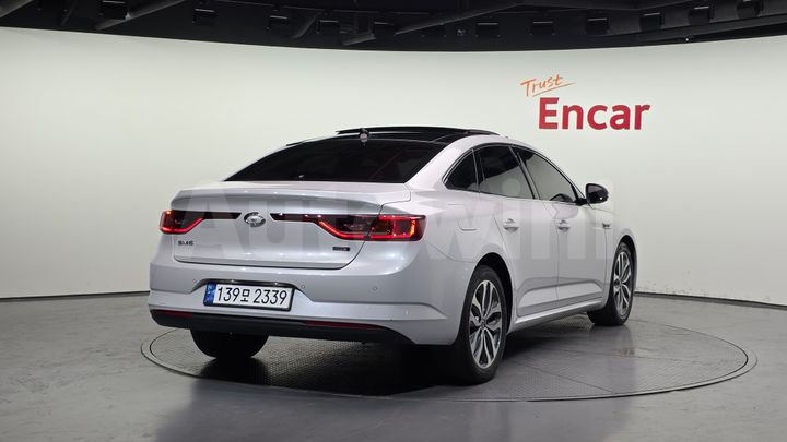 Renault SM6