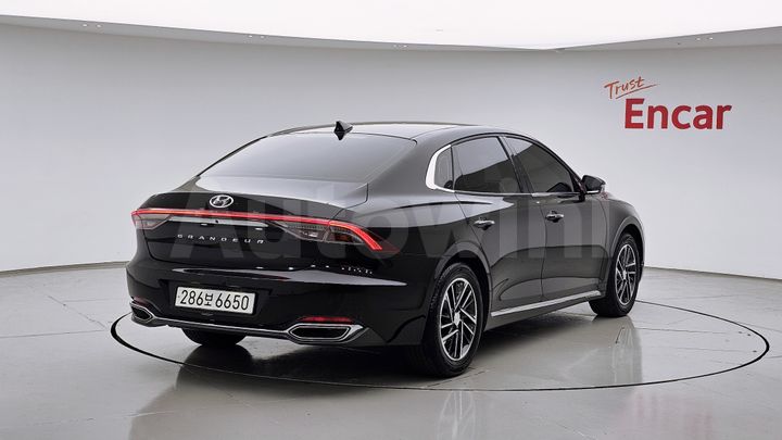 Hyundai Grandeur 2022 — 2