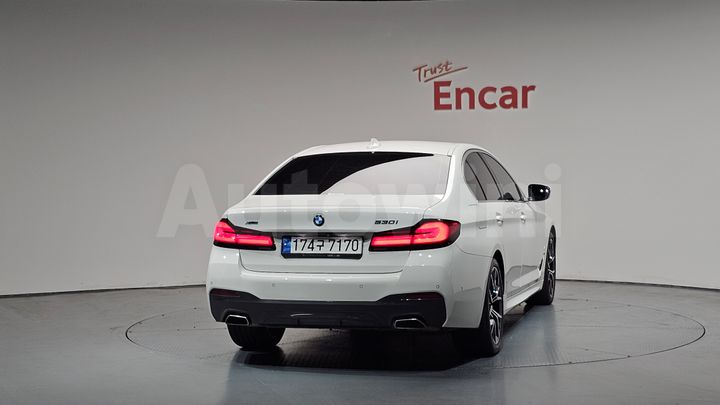 BMW 5 Series 2022 — 3