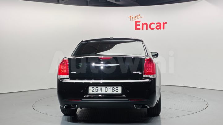 Chrysler 300C 2016 — 4