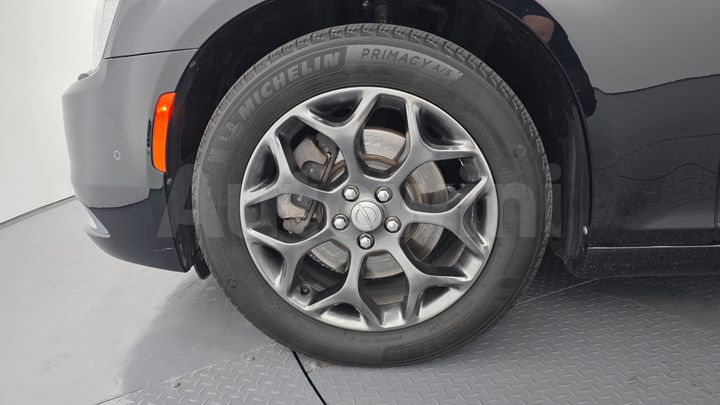 Chrysler 300C 2016 — 5