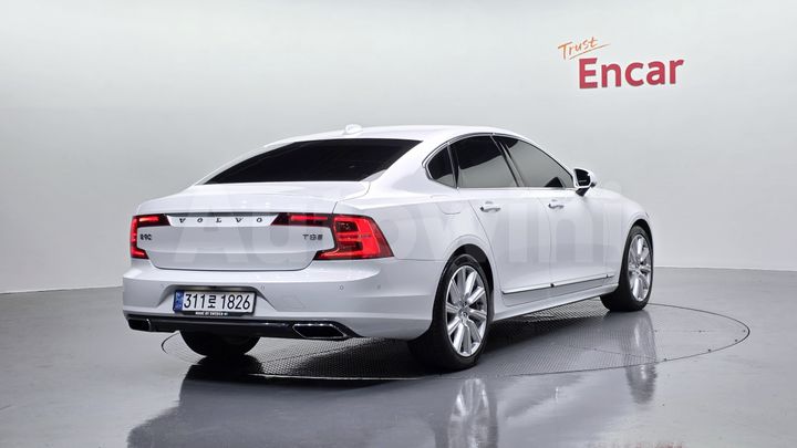 Volvo S90 2019 — 2