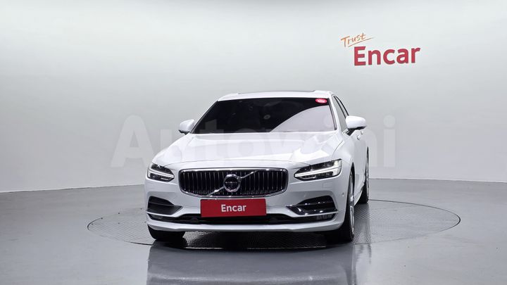 Volvo S90 2019 — 3