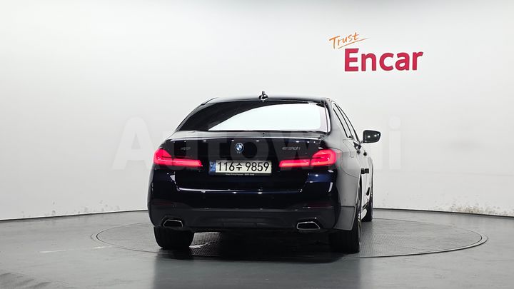 BMW 5 Series 2022 — 3