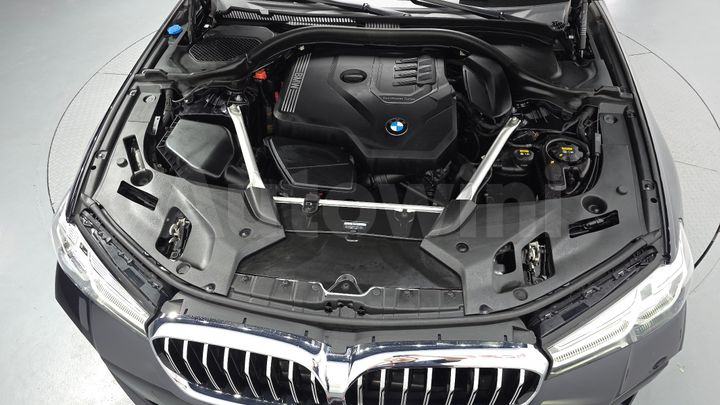 BMW 5 Series 2022 — 5