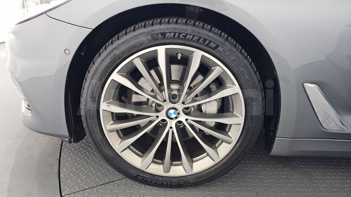 BMW 5 Series 2018 — 5