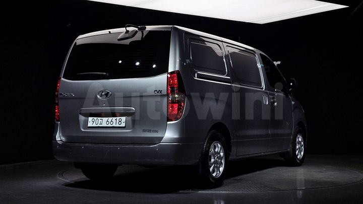 Hyundai Starex 2013 — 2