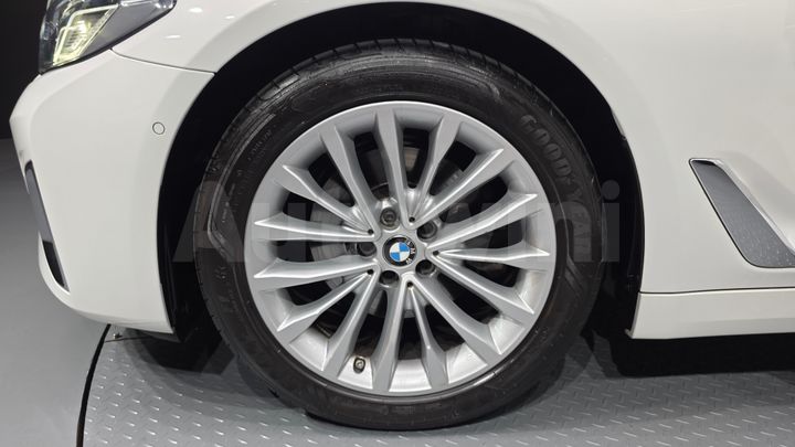 BMW 5 Series 2023 — 5