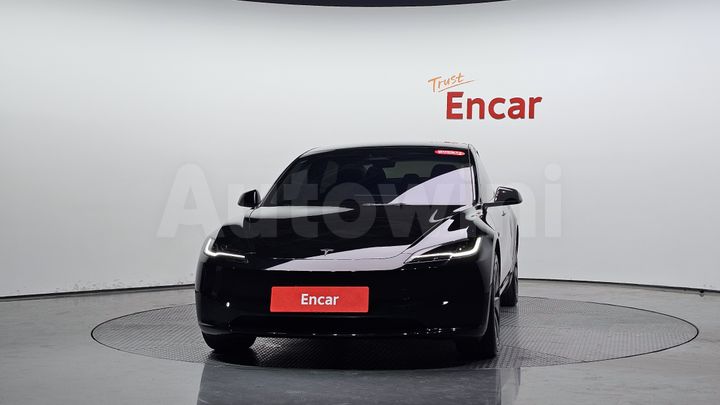 Tesla Model 3 2024 — 2