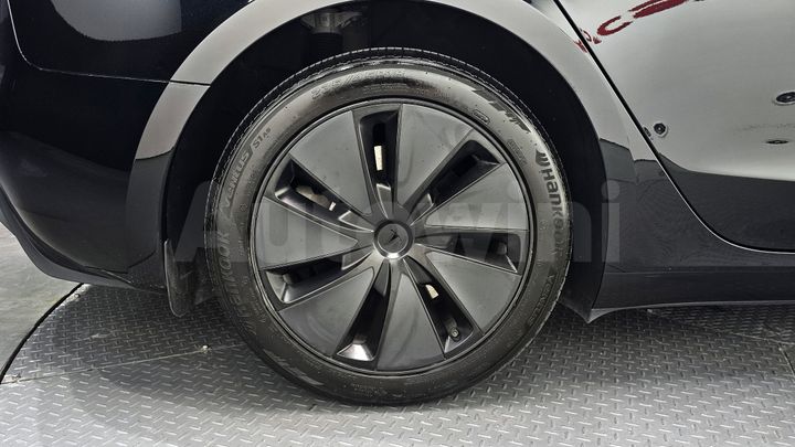 Tesla Model 3 2024 — 4