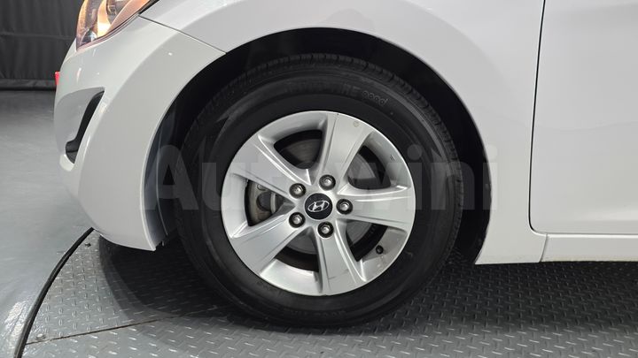 Hyundai Avante 2015 — 5