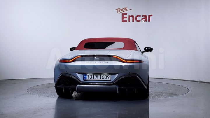 Aston Martin Vantage 2022 — 4
