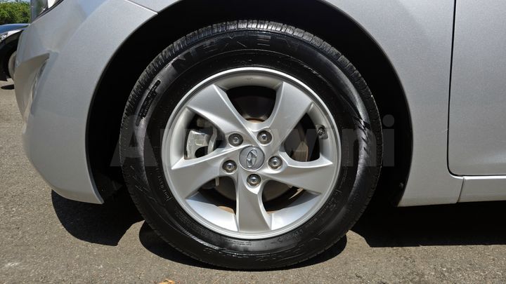 Hyundai Avante 2015 — 5