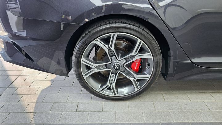 Kia Stinger 2020 — 5