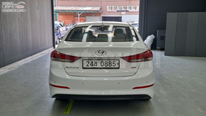 Hyundai Avante 2015 — 4