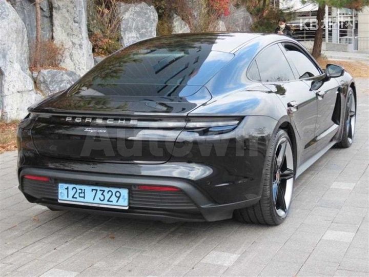 Porsche Taycan 2022 — 3
