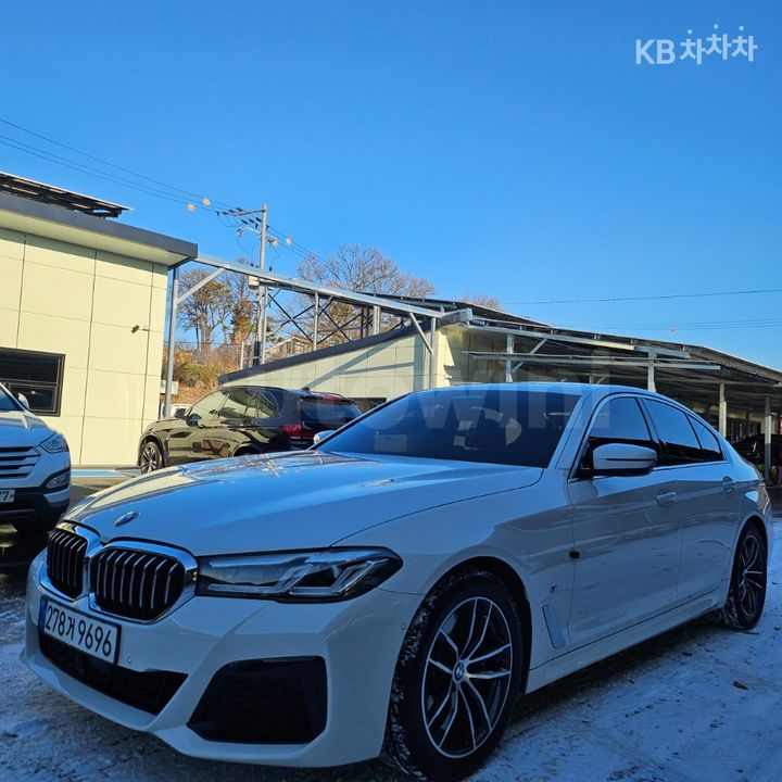 BMW 5 Series 2023 — 3