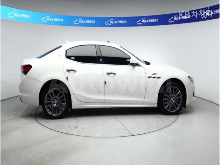 Maserati Ghibli 2022 — 3