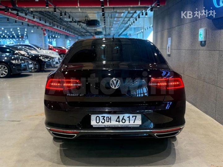 Volkswagen Passat 2018 — 4