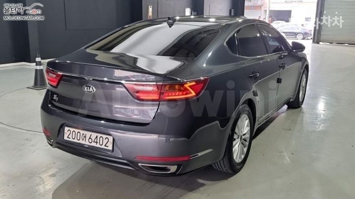 Kia K7 2018 — 2