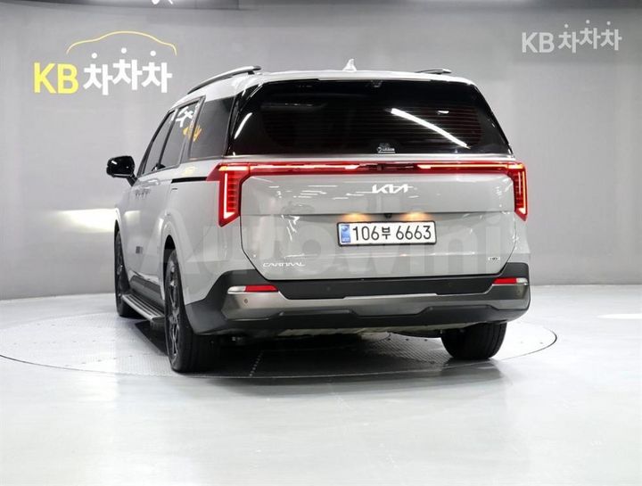 Kia Carnival 2025 — 4