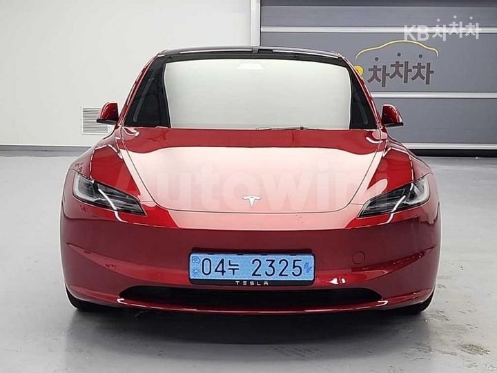 Tesla Model 3 2024 — 2