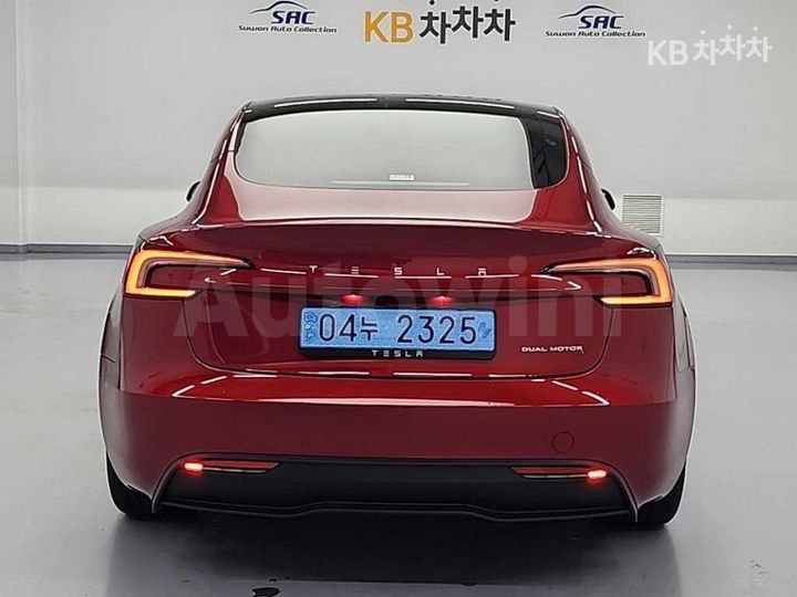 Tesla Model 3 2024 — 3