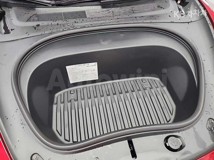 Tesla Model 3 2024 — 5