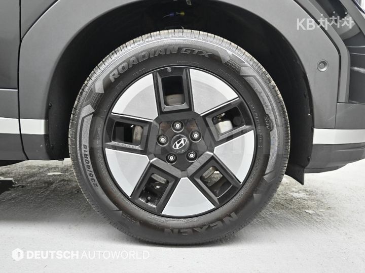 Hyundai SantaFe 2025 — 5