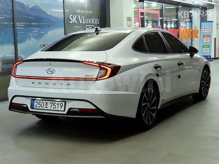 Hyundai Sonata 2023 — 4
