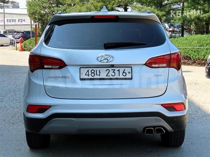 Hyundai SantaFe 2018 — 4