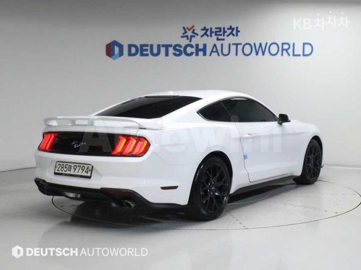 Ford Mustang 2020 — 2