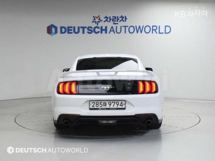 Ford Mustang 2020 — 4