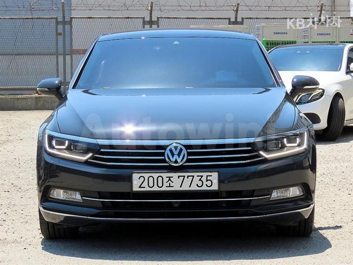 Volkswagen Passat 2018 — 2