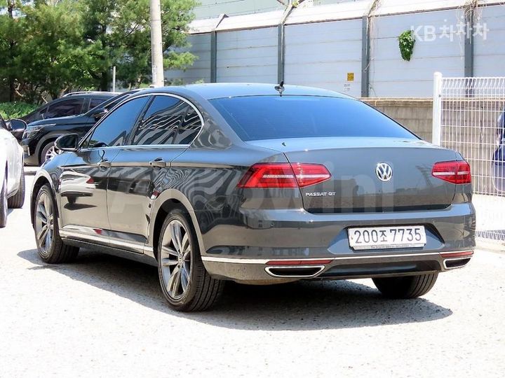 Volkswagen Passat 2018 — 3
