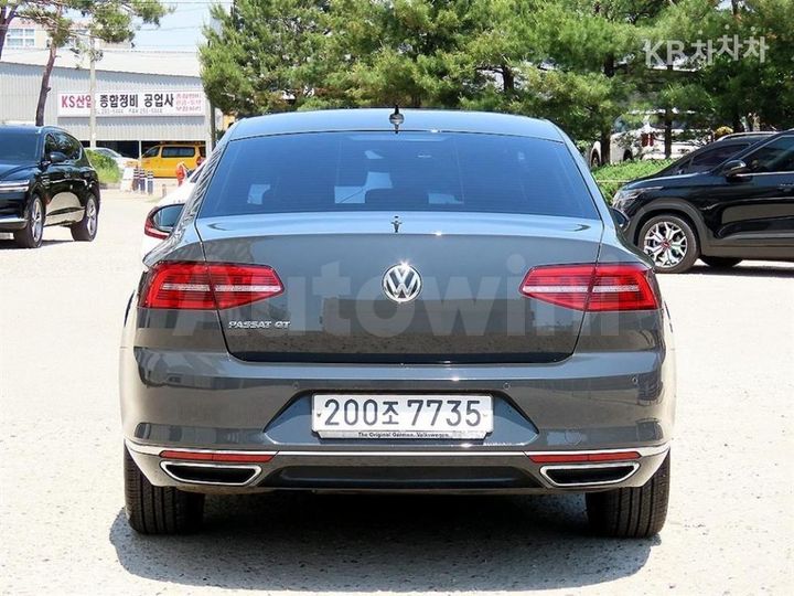 Volkswagen Passat 2018 — 4